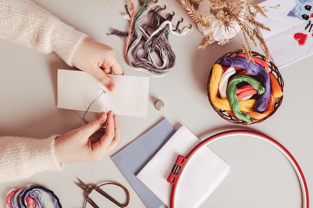 różne pakiety haftu